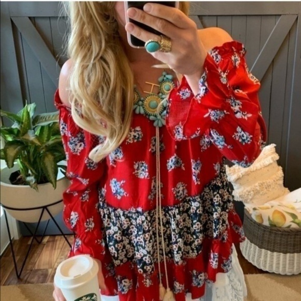 Hayden Los Angeles Red Floral Off Shoulder Tiered Top Large Boho Bell Sleeve L